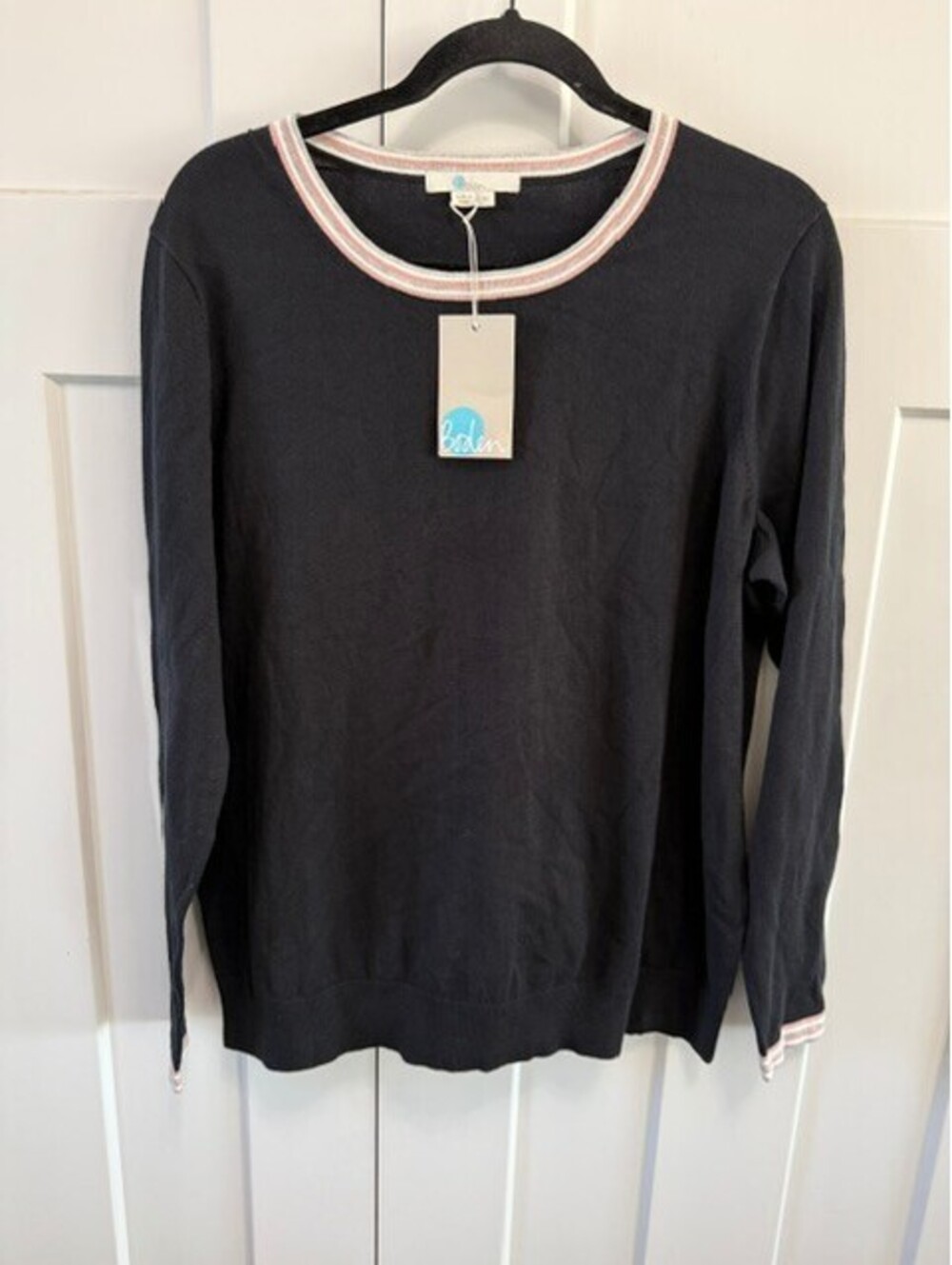 NWT Boden black crewneck with pink/white/gray trim size XL